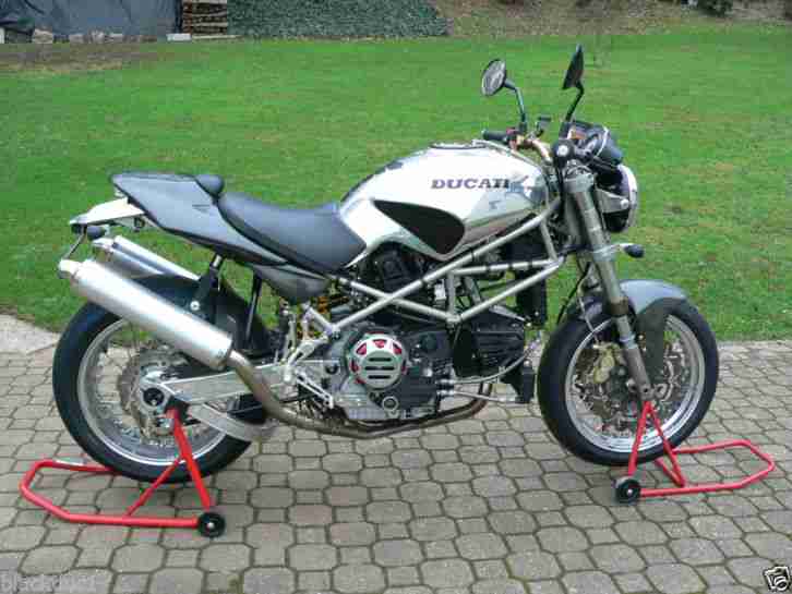 Ducati 900 Monster Baujahr 1994 11329 Km