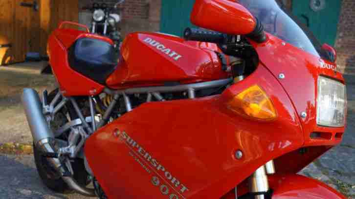 Ducati 900 SS