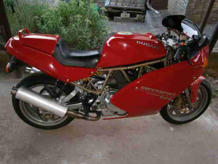 Ducati 900 SS