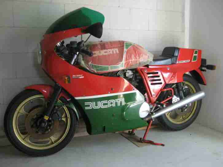 900er Mike Hailwood Replica, Oldtimer