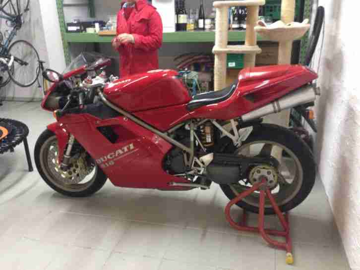 Ducati 916 Desmoquadro 1.Hand