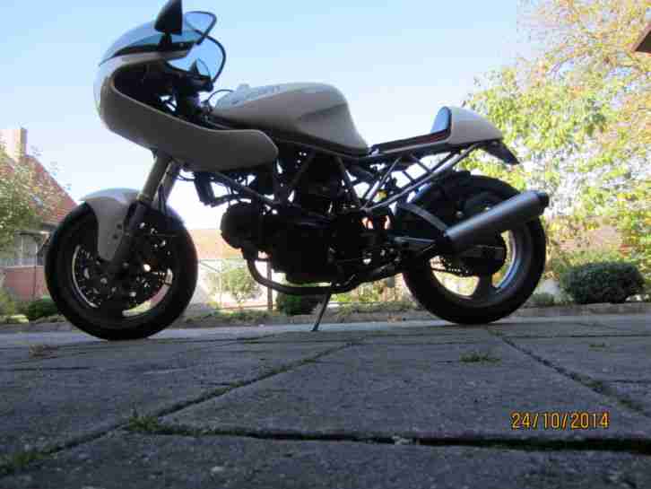 *** Ducati *** Cafe Racer *** in Old Scoll Elfenbein Lack ***