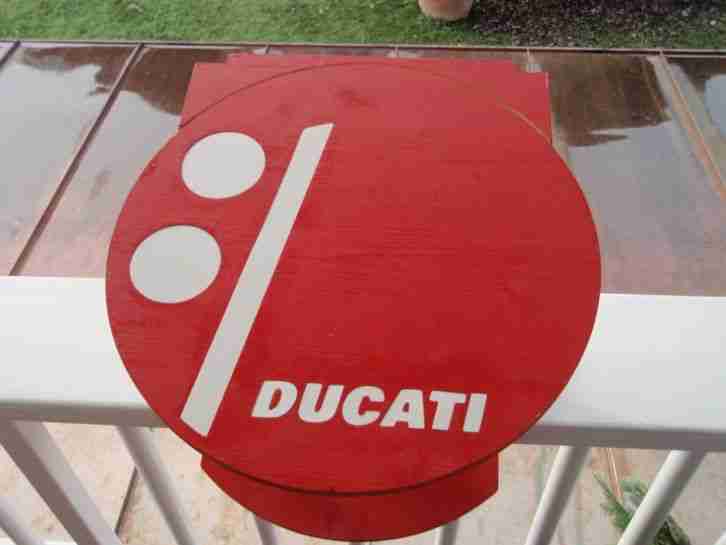 Ducati Deko Tisch aus Holz in rot / silber Lackierung mit Schriftzug