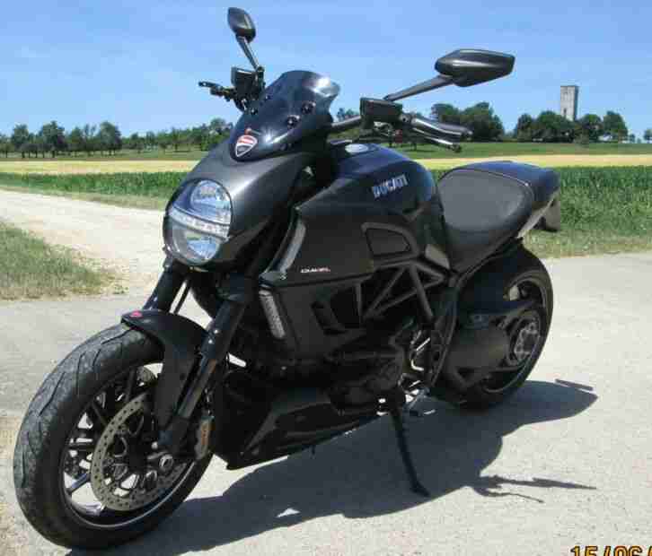 Ducati Diavel Black Carbon original ab Werk