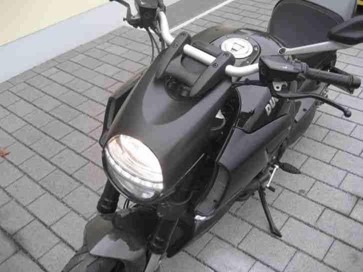 Ducati Diavel Black viele Extras Deutsches Modell 1.Hd. Org.2900KM Inkl.Mwst.TOP