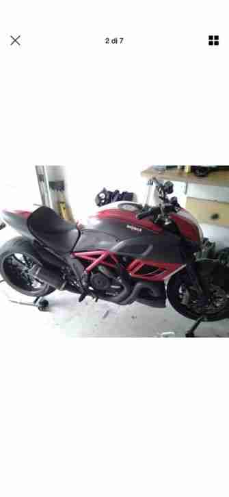 Ducati Diavel Carbon red,Arrow Auspuff,viele Zubehör,TOP Zustand