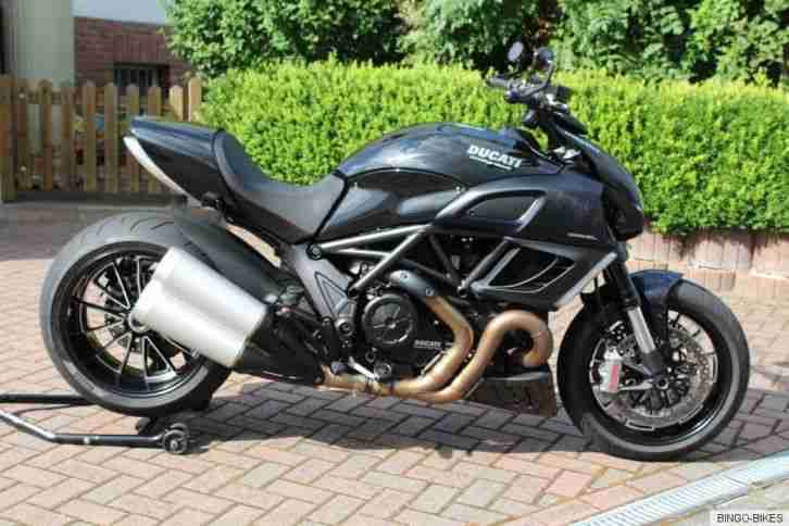 Ducati Diavel Dark ABS / Top-Zustand / Bingo-Bikes