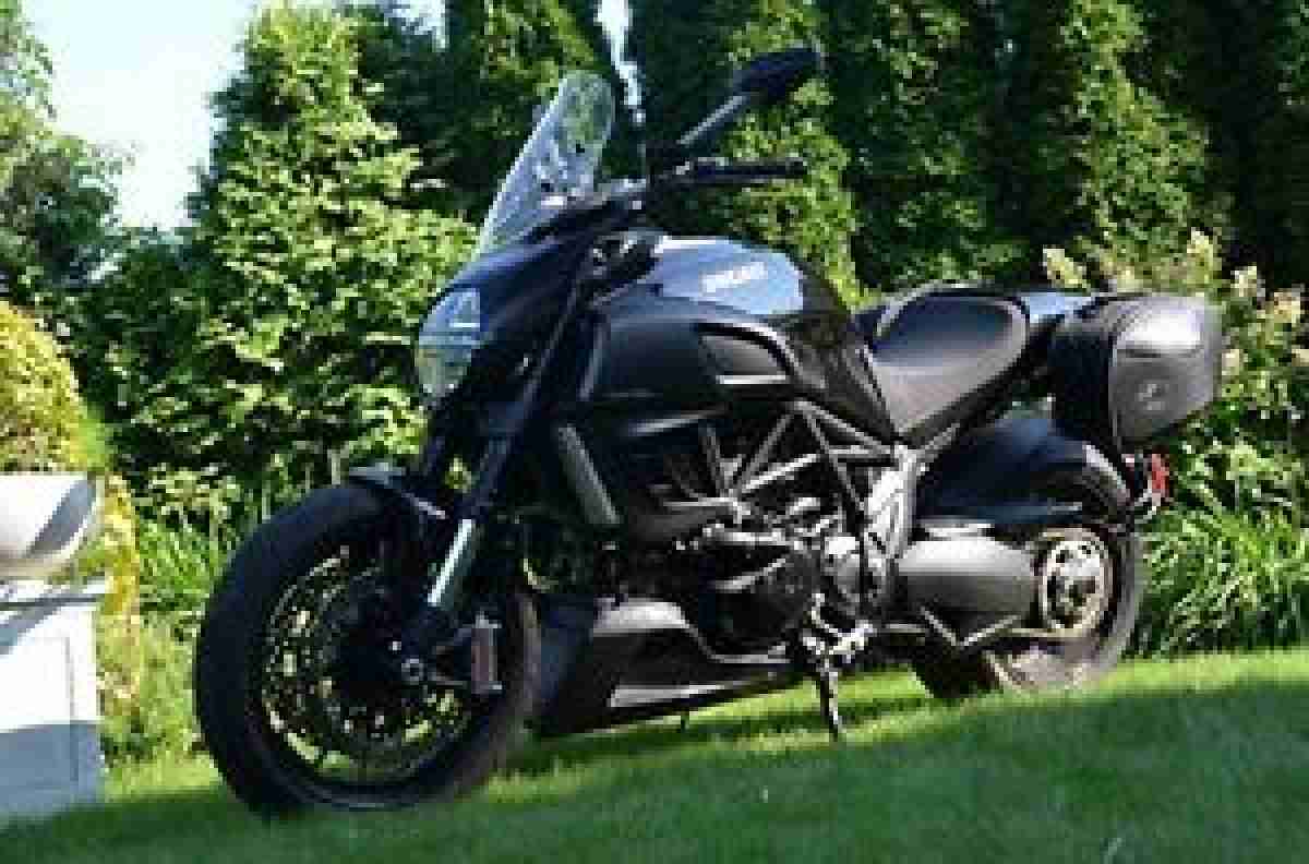 Diavel bj.2012 2.700 km