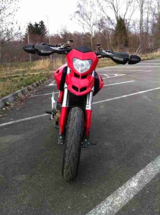 Ducati Hypermotard 1100 zum Saisonstart TüV Neu bis 03/18!