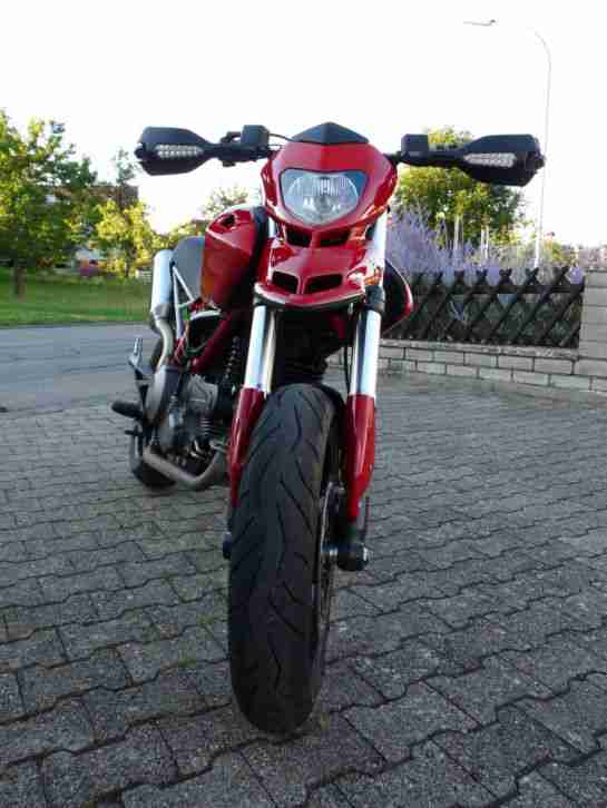 Ducati Hypermotard 796