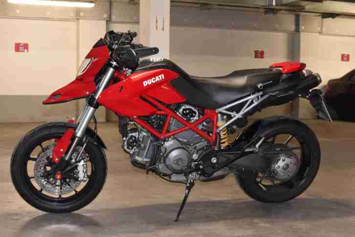 Ducati Hypermotard 796