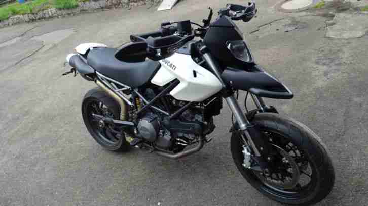 Ducati Hypermotard 796