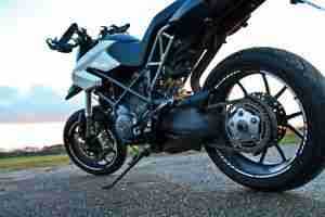 Ducati Hypermotard 796 mit Tankrucksack