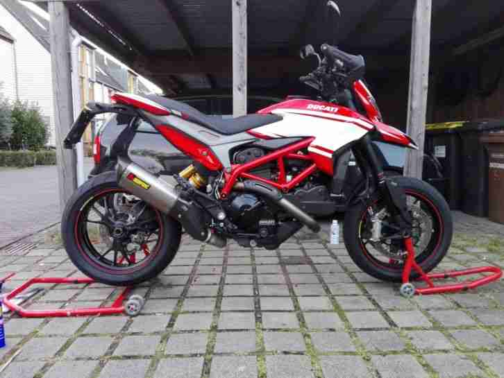 Ducati Hypermotard 821 SP, Mega-Ausstattung