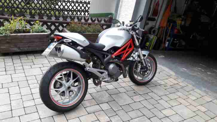 Ducati Monster 1100 ABS