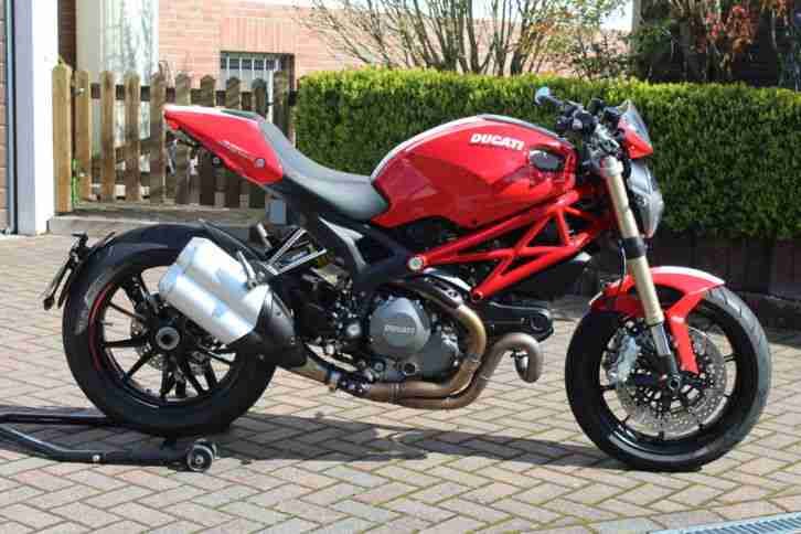 Ducati Monster 1100 EVO ABS / Service NEU / Bingo-Bikes