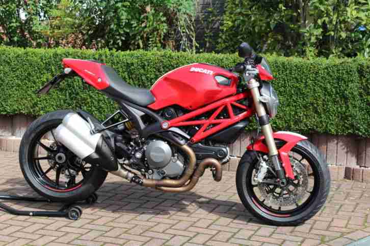 Ducati Monster 1100 EVO ABS / TÜV neu / Service neu / Bingo-Bikes