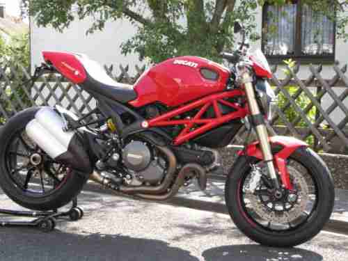 Ducati Monster 1100 EVO ABS / Top-Zustand / Bingo-Bikes