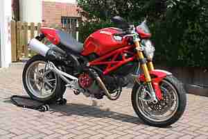 Ducati Monster 1100 S "Öhlins" / Bingo-Bikes