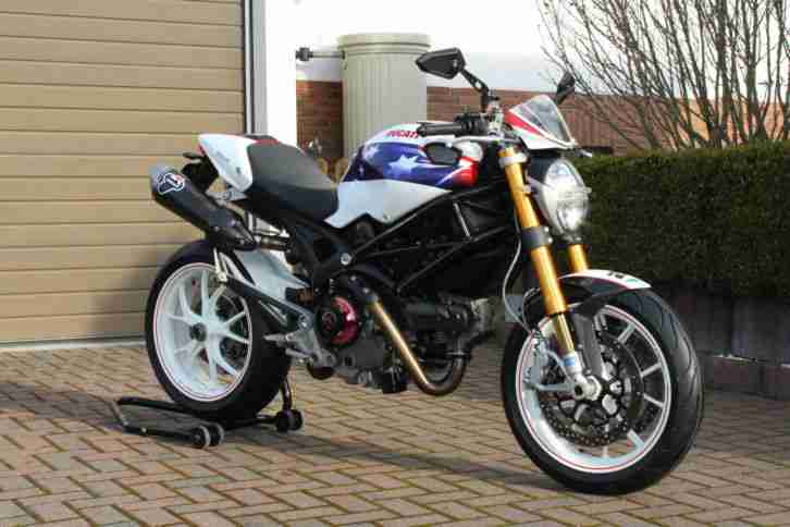 Ducati Monster 1100 S Öhlins Troy Bayliss Design / Bingo-Bikes