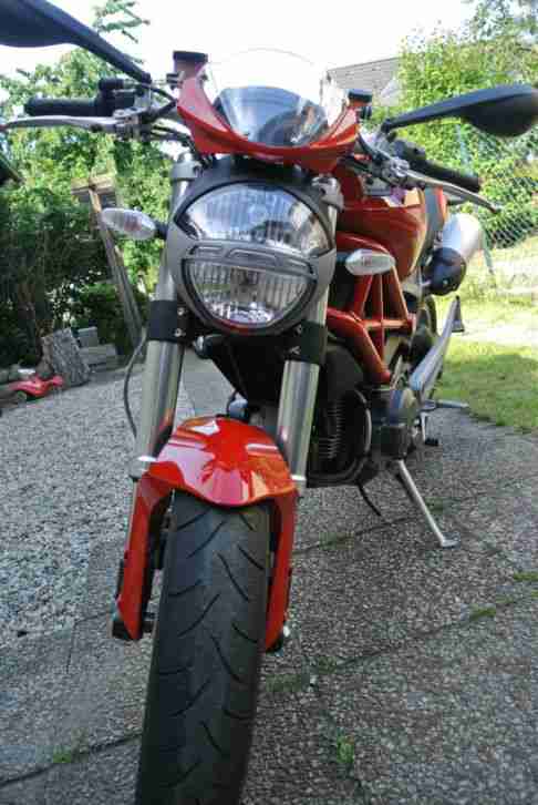 Ducati Monster 1100 - Top Zustand