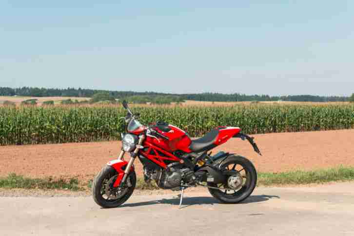 Ducati Monster 1100 evo