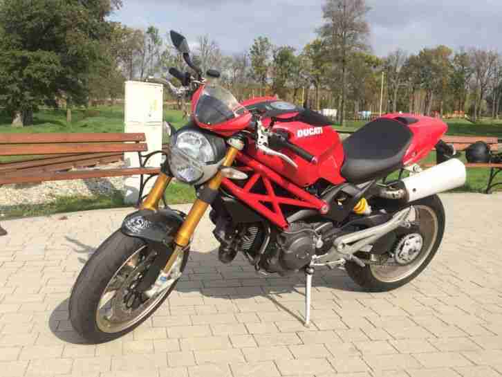 Ducati Monster 1100S Baujahr 2009 Top Zustand Nur 16900 km