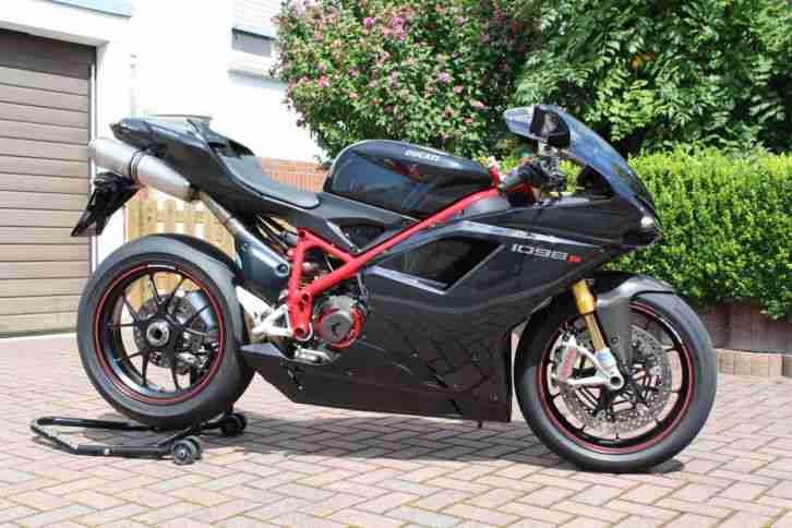Ducati Monster 1100S Dark / Öhlins / TÜV NEU / Bingo-Bikes
