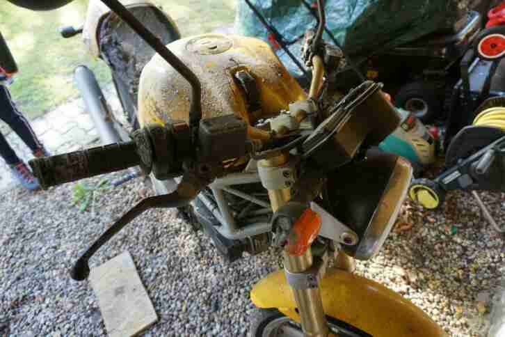 Ducati Monster 600, gelb