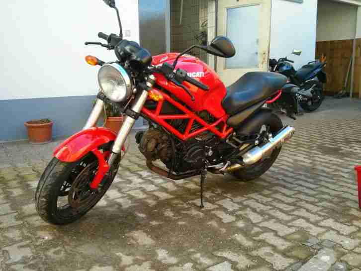 Ducati Monster 695