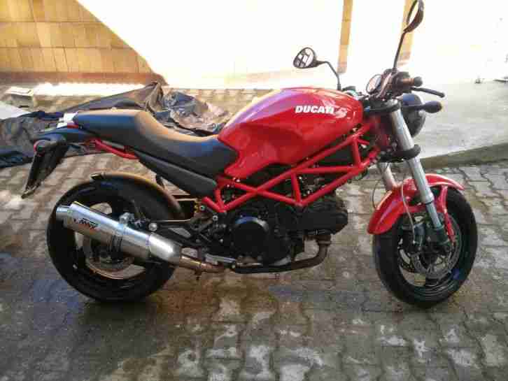 Ducati Monster 695