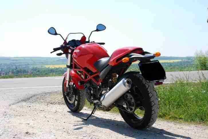 Ducati Monster 695