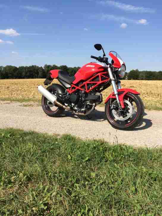 Ducati Monster 695