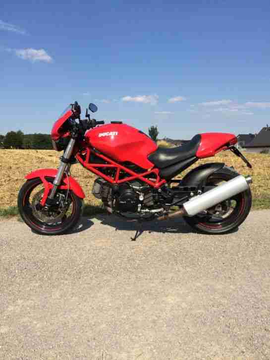 Ducati Monster 695