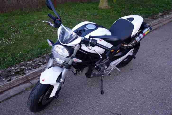 Ducati Monster 696
