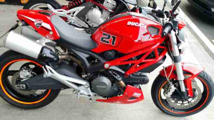 Ducati Monster 696