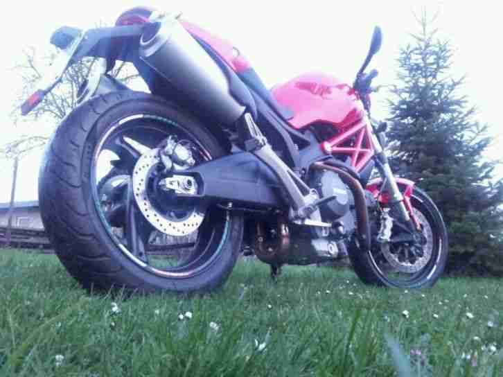 Ducati Monster 696+ ABS tiefergelegt