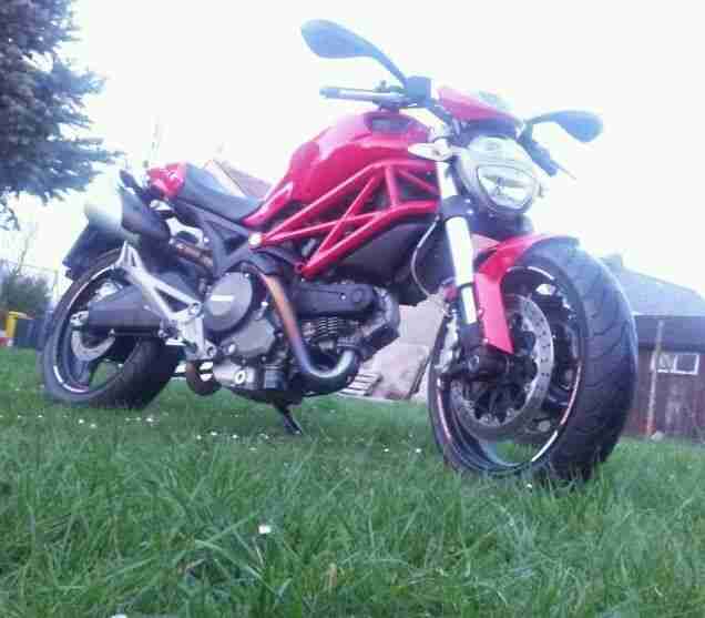 Ducati Monster 696+ ABS tiefergelegt 1720km