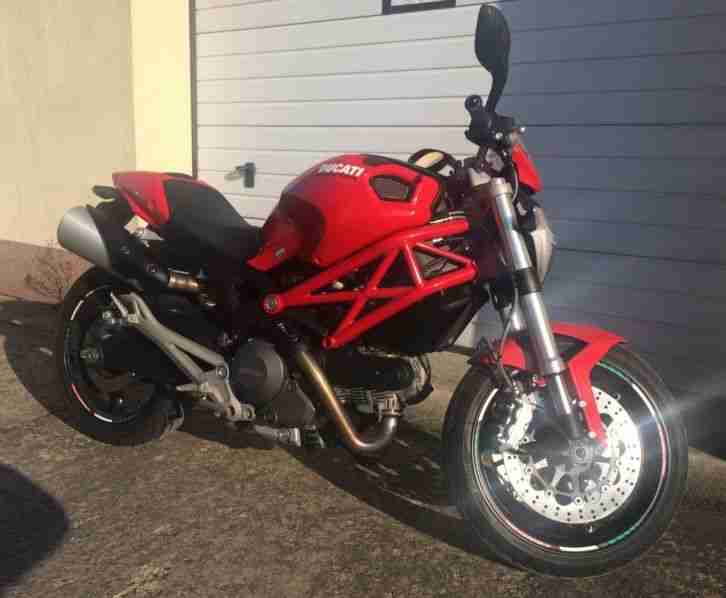 Ducati Monster 696 ABS wie NEU tiefergelegt