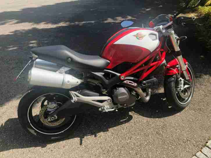 Ducati Monster 696 - rot/weiße Meccanica Edition