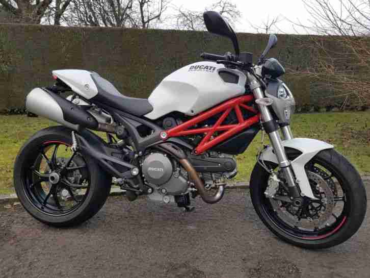 Ducati Monster 796 ABS mit Garantie bis März 2018