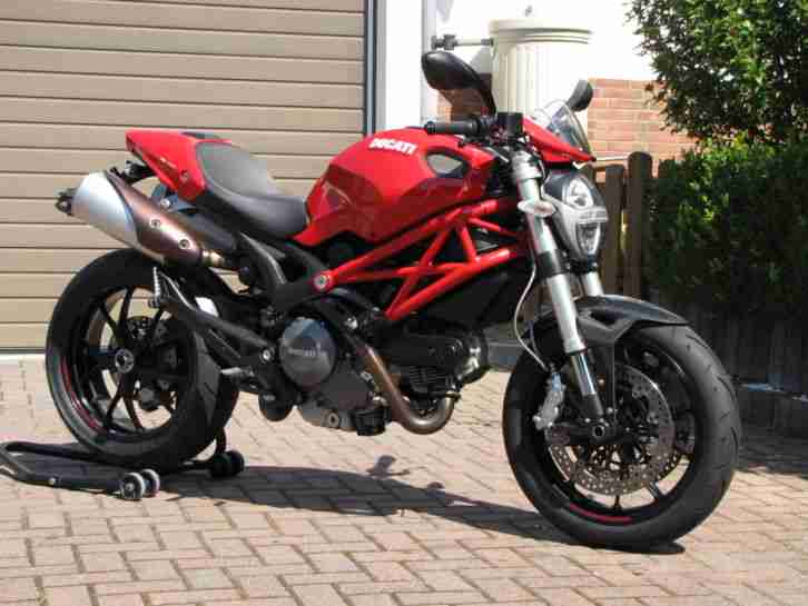 Ducati Monster 796 +/ Rot / TÜV neu / Insp. neu / Bingo-Bikes