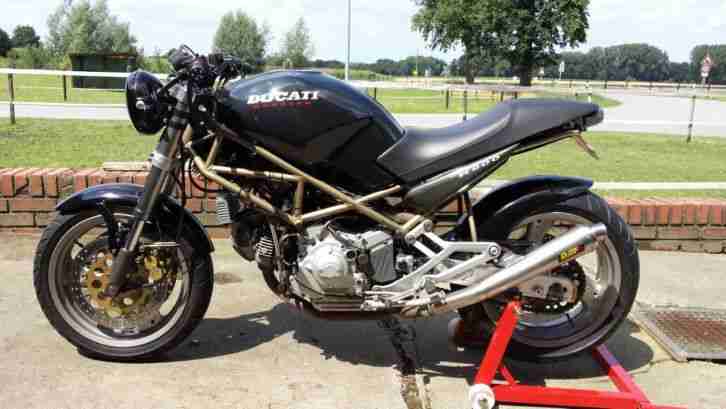 Ducati Monster 900