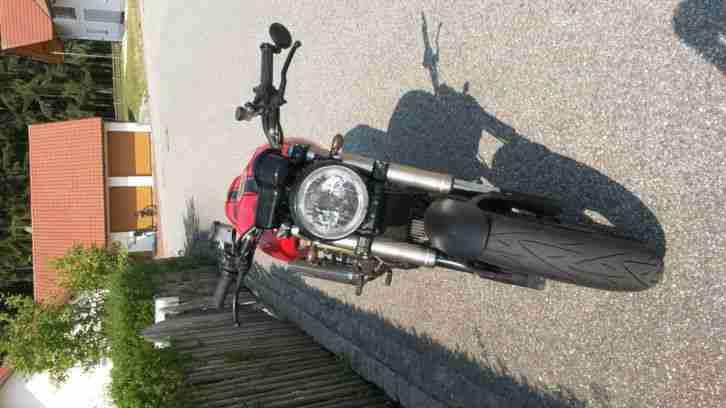 Ducati Monster 900
