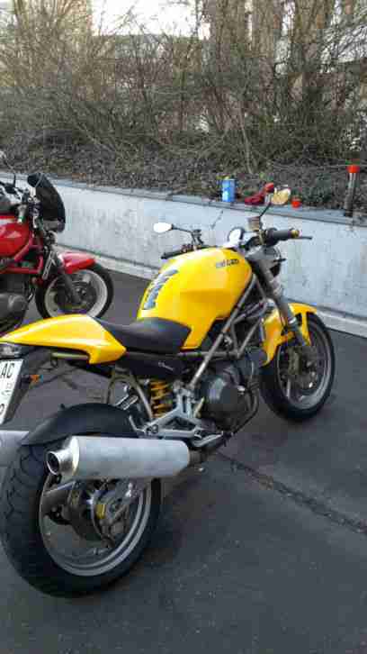 Ducati Monster 900