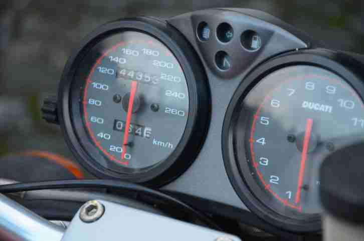 Ducati Monster, 900 IE, gepflegt, Kette neuwertig, Reifen neu, Tüv neu