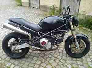 Ducati Monster 900