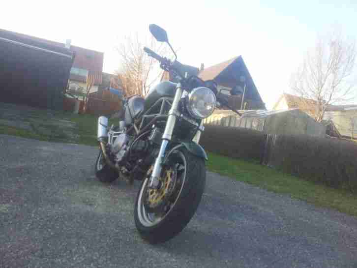 Ducati Monster 900 (Naked Bike Streetfighter)