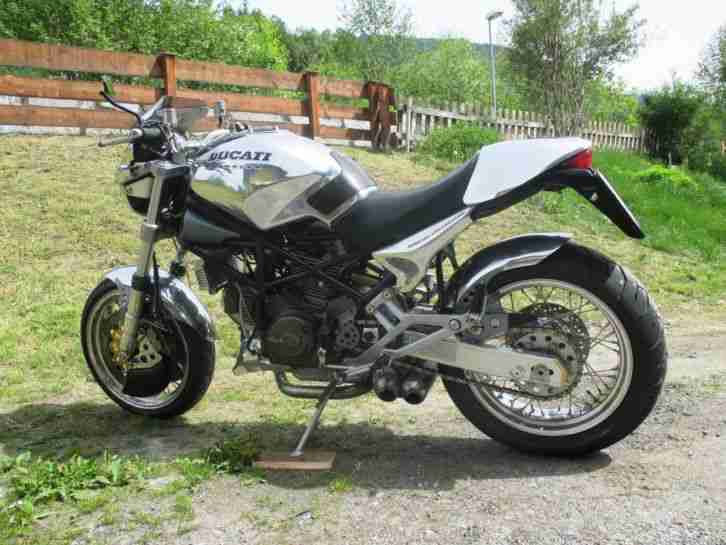 Ducati Monster 900 Road Racing