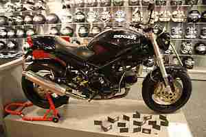 Ducati Monster 900